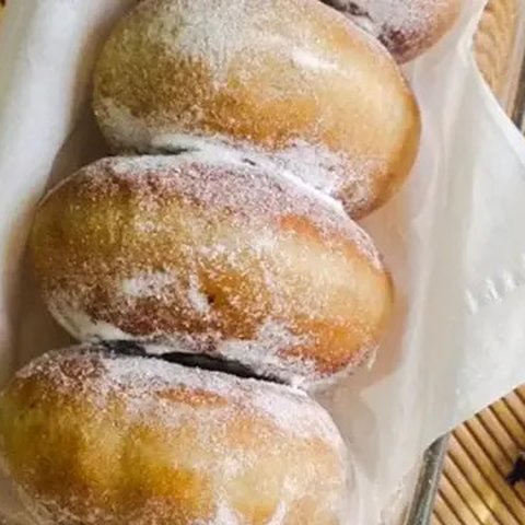 Cara Membuat Donat Sendiri di Rumah yang Lezat dan Empuk