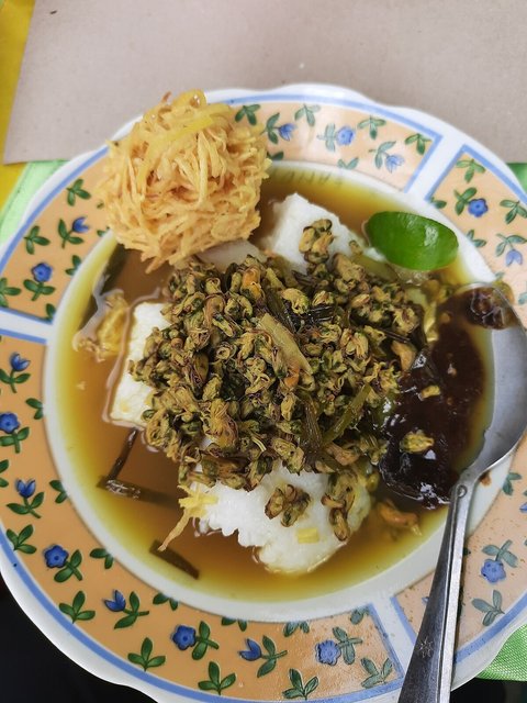 Kupang Lontong, Makanan Khas Sidoarjo yang Langka, Namun Lezat dan Kaya Nutrisi