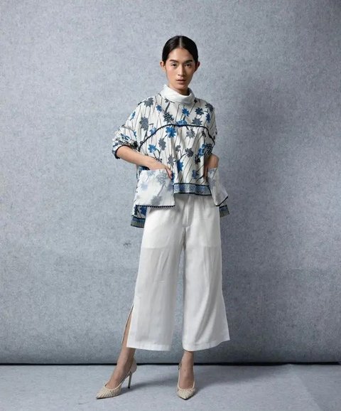 Inspirasi Model Atasan Batik Wanita untuk Tampilan Santai dan Elegan, Wajib Dimiliki di 2025 (source: tokopedia)