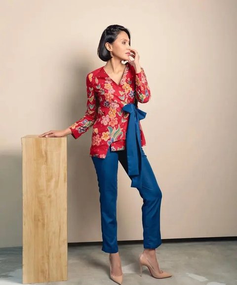 Inspirasi Model Atasan Batik Wanita untuk Tampilan Santai dan Elegan, Wajib Dimiliki di 2025 (source: tokopedia)