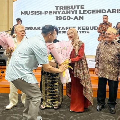 Sikap Raffi Ahmad Bertemu Para Penyanyi Legendaris Tuai Pujian, Sopan Santun Selalu Membungkuk saat Bersalaman