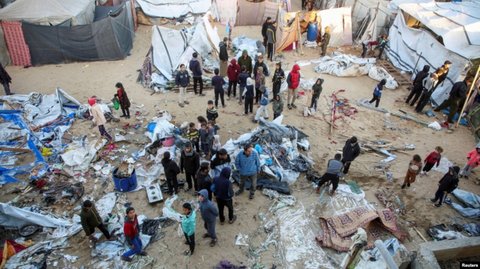 Sementara perundingan pembebasan sandera dan gencatan senjata di Gaza dilanjutkan, kedatangan musim dingin mengakibatkan semakin besar kesulitan yang dihadapi dua juta warga Palestina yang tinggal di teritori itu.