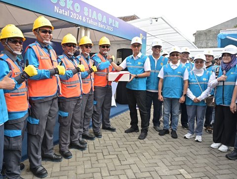 Tinjau SPKLU Bandung, Dirut PLN Pastikan Seluruh Infratruktur EV Siap Layani Masyarakat 24 Jam