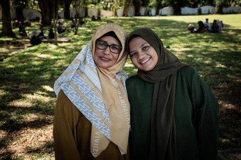 FOTO: Mengenang 20 Tahun Tsunami Aceh, Doa dan Air Mata Mengalir untuk Para Korban di Kuburan Massal