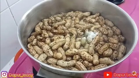 Cara Rebus Kacang Tanah Agar Cepat Empuk Tanpa Presto, Hanya 12 Menit (Instagram/@nand.putri)