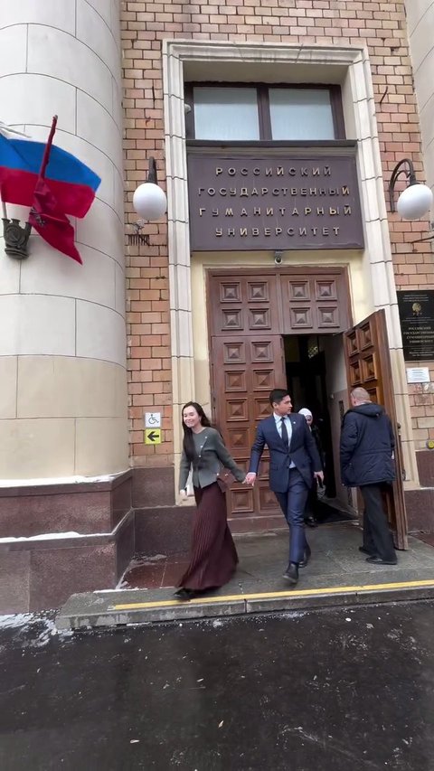 7 Potret Beby Tsabina Temani Rizki Natakusumah Dinas ke Luar Negeri, Sweet Dokumentasikan Kegiatan Suami