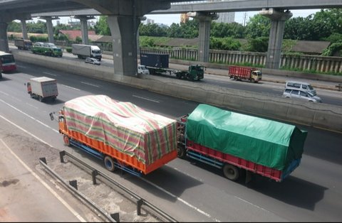 Pengemudi truk harus melakukan istirahat secara rutin untuk menurunkan kemungkinan terjadinya kelelahan.