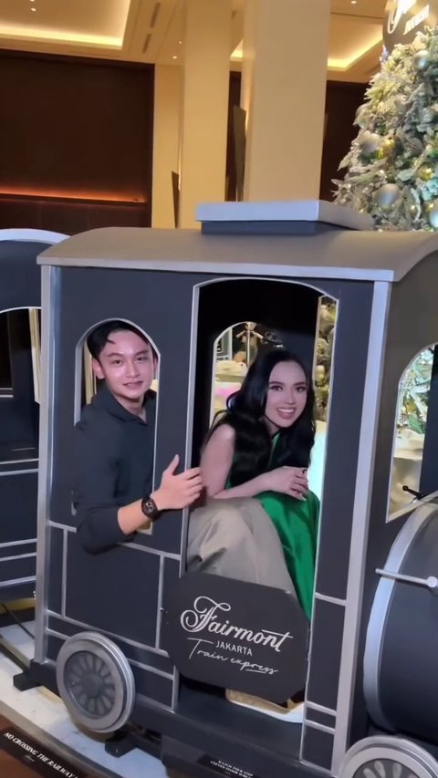 Potret Lyodra dan Randy Martin Rayakan Natal Bersama dengan Romantis