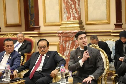 Verrell Bramasta saat bekerja sebagai anggota Dewan.