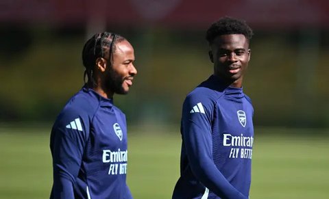 Arsenal sukses menghajar Bolton Wanderers dengan skor telak 5-1 dalam laga putaran ketiga Carabao Cup 2024/2025 yang digelar di Emirates Stadium, Kamis (26/9/2024) dini hari WIB. Raheem Sterl