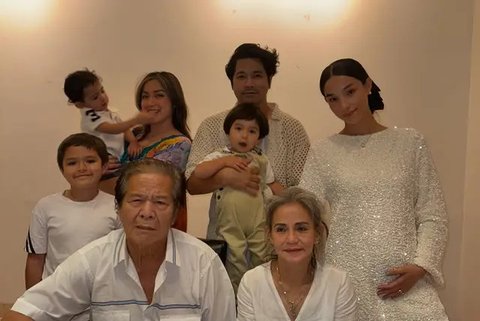 Potret Kenangan Ayah Jessica Iskandar dan Keluarga. (Sumber: Instagram/inijedar)