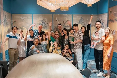 Potret Kenangan Ayah Jessica Iskandar dan Keluarga. (Sumber: Instagram/inijedar)