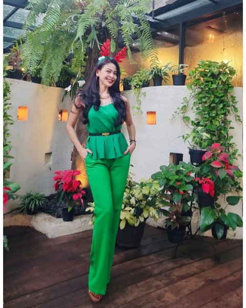 Putri Indonesia Pertama Cantik & Awet Muda, Indira Sudiro