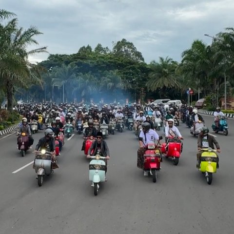 Menengok Kemeriahan Harlah 100 Tahun Ponpes Al Falah Ploso, 10.000 Peserta Scooter Sambil Sarungan