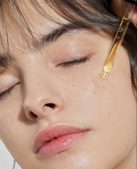 Punya Kulit Berjerawat? Simak Urutan Skincare Malam yang Paling Efektif untuk Hasil Maksimal