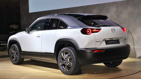 Mazda MX-30 adalah model kendaraan yang menarik.
