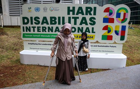 FOTO: Hari Disabilitas Internasional, Penyandang Difabel Pamerkan Kreasi dan Bakat di Taman Ismail Marzuki