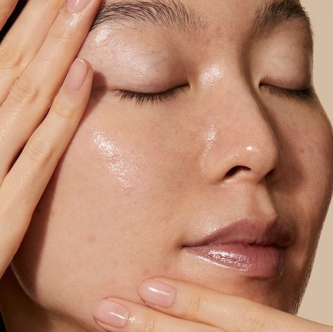 6 Tips Makeup Sederhana Tapi Elegan untuk Wisuda yang Bikin Tampil Stunning!