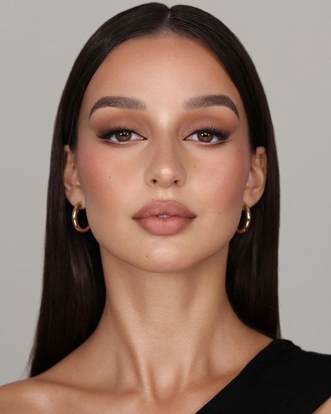 6 Tips Makeup Sederhana Tapi Elegan untuk Wisuda yang Bikin Tampil Stunning!