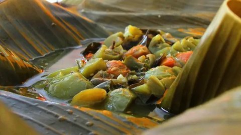 Sepiring garang asem ayam. (Liputan6.com/IG/banususanto)