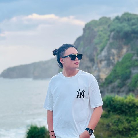 7 Kisah di Balik Nama Panggung Artis, Ada yang Pakai Nama Kecil dan Membawa Berkah - Bermakna Filosofis