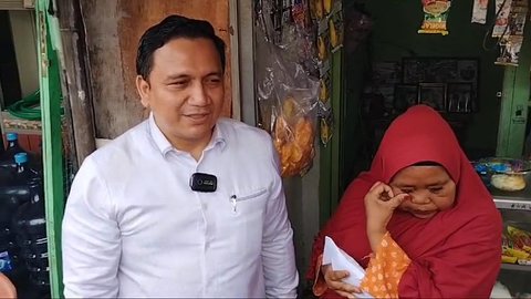 "Saya nggak mau minta-minta. Kalau dikasih diterima, kalau nggak dikasih nggak minta. Masih bisa nyuci kalau masih sehat," tegas Sariyah.