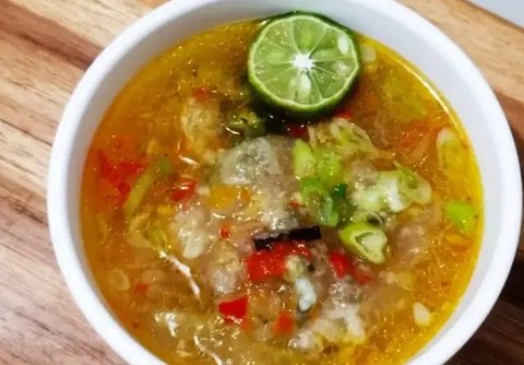Semangkuk cireng kuah pedas. (Liputan6.com/IG/al.rasyi.kitchen)