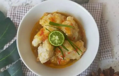 Semangkuk cireng kuah pedas. (Liputan6.com/IG/al.rasyi.kitchen)
