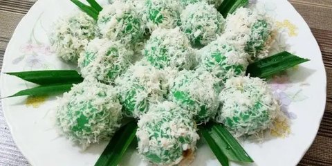 Warganet Heboh Kue Klepon Disebut Tidak Islami, Apa Saja Bahan Pembuatannya? (dok.Twitter @memefess/https://twitter.com/memefess/status/1285394075181432832/Henry)