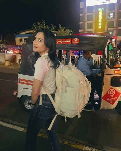 7 Potret Kebersamaan Prilly Latuconsina dan Omara Esteghlal dari Pakai Baju Bucin - Liburan Bareng, Go Public?