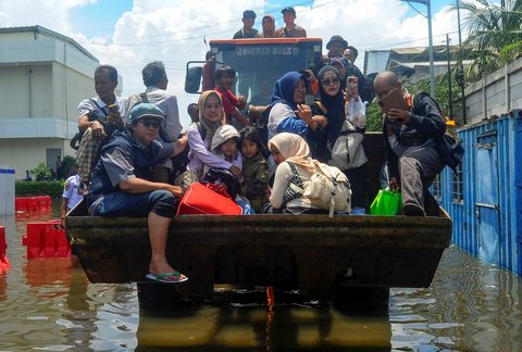 Kaleidoskop 2024: Deretan Foto Peristiwa Menghebohkan dan Bersejarah di Tanah Air