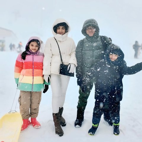 Potret Keluarga Ashanty Wisata Salju di Gala Yuzawa (instagram @ashanty_ash)