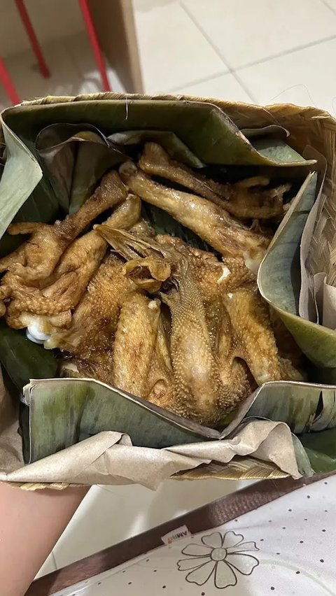 Tengkleng di Pasar Gede Solo. (Bola.com/Yus Mei Sawitri)