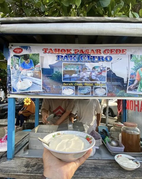 Tengkleng di Pasar Gede Solo. (Bola.com/Yus Mei Sawitri)
