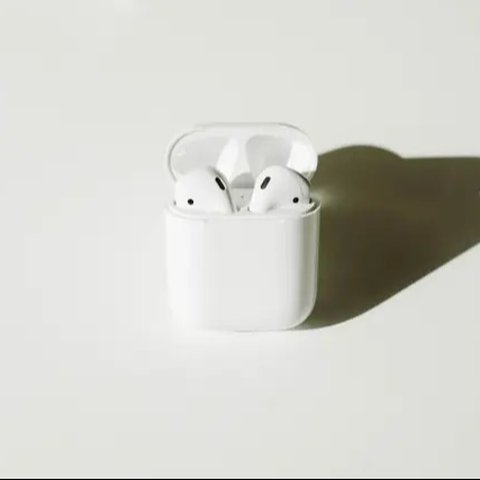 Ilustrasi Penggunaan Earphone Credit: pexels.com/Wendy