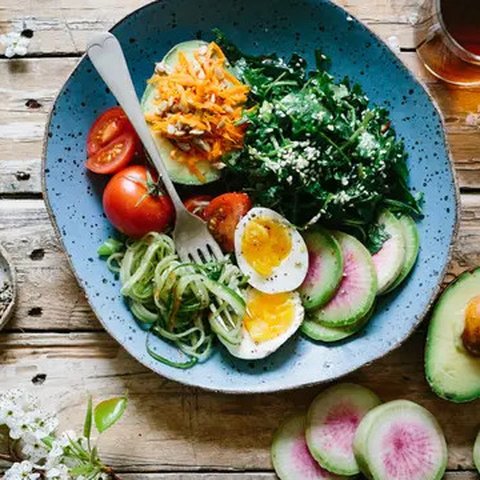 Ilustrasi makanan penuh nutrisi. (Foto: Unsplash/Brooke Lark)