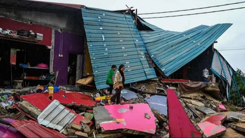 FOTO: Luluh Lantak Malaysia Diterjang Banjir Besar, Rumah hingga Jalanan Hancur