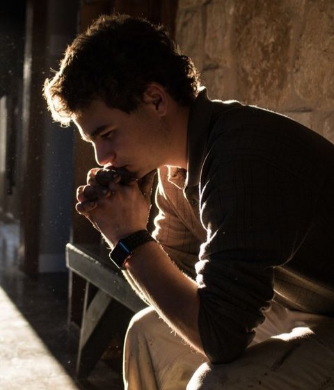 Fakta Mengejutkan: Orang Cerdas Cenderung Suka Menyendiri, Ini Alasannya