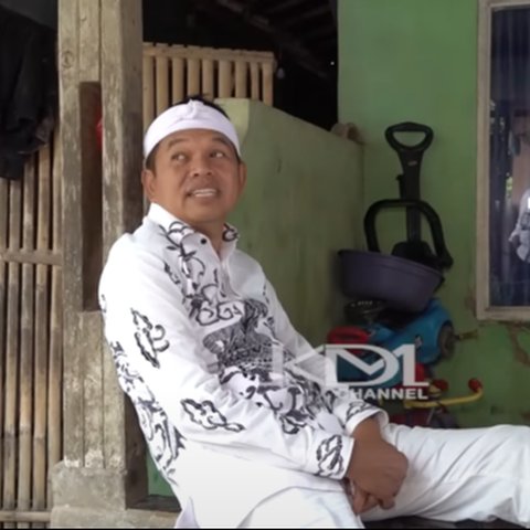 kang dedi mulyadi traktir celana dalam