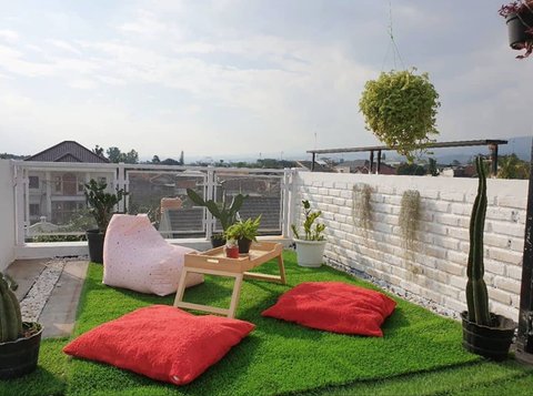 Ide Desain Rooftop Rumah Minimalis: Nyaman, Estetik, dan Fungsional!