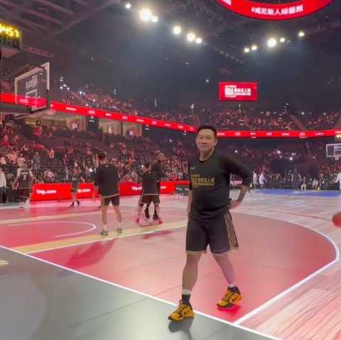 Potret Denny Sumargo Kembali Tanding Basket Bareng Atlet Ternama, Pebasket Sombong Unjuk Kemampuan di Luar Negeri