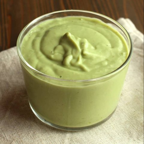 Ilustrasi MPASI Alpukat