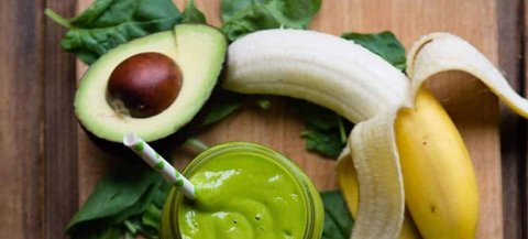 Ilustrasi MPASI Alpukat