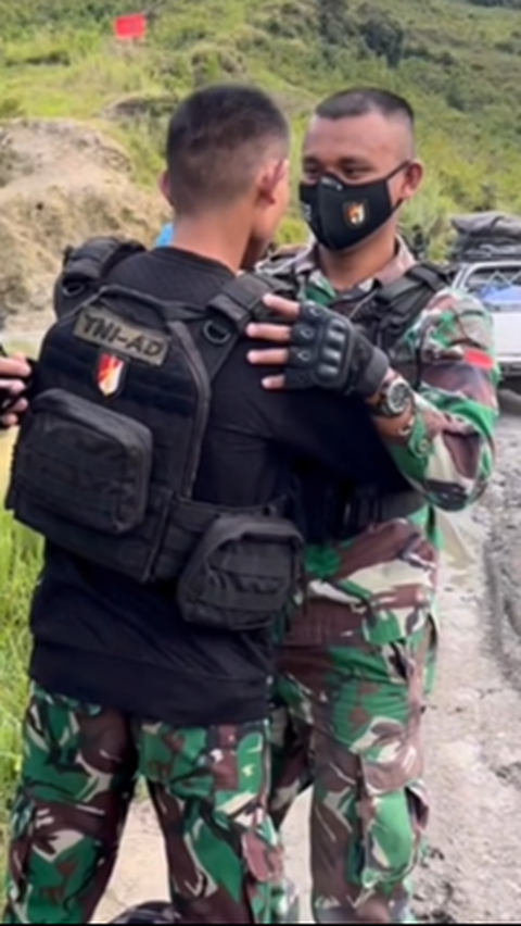 Potret Kakak Adik Anggota TNI Sama-sama Tugas di Papua, 5 Tahun Baru Ketemu Penugasan  Digantikan Saudara Kandung