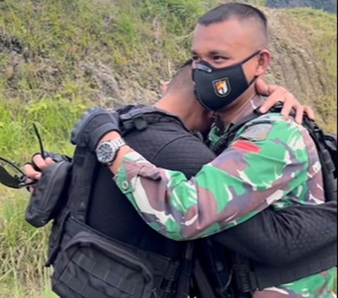 Potret Kakak Adik Anggota TNI Sama-sama Tugas di Papua, 5 Tahun Baru Ketemu Penugasan  Digantikan Saudara Kandung