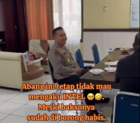 Penjual Bakso Nggak Mau Ngaku 'Intel' Meski Didesak, Padahal Gerobaknya Ada di Dalam Kantor Polisi