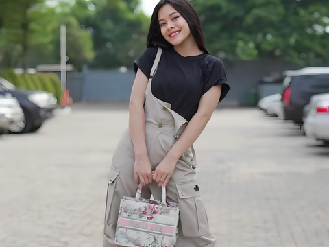 Tengah Naik Daun, Potret Terbaru Pedangdut Melly Lee Makin Cantik dan Glowing