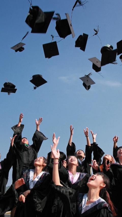 Ucapan Selamat Wisuda kepada Teman<br>