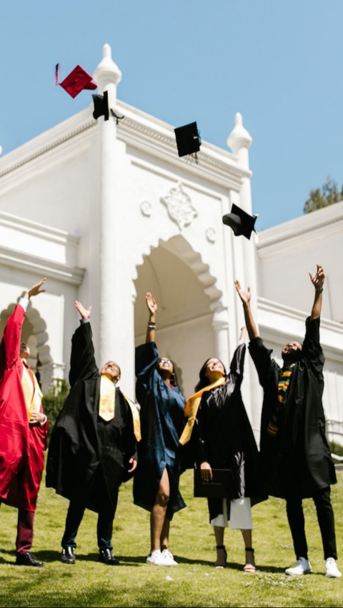 Ucapan Selamat Wisuda Penuh Makna<br>