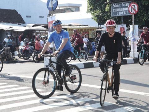 Viral Pemotor Nekat Terobos Iring-iringan Mobil Jokowi di Jogja, Aksinya Bikin Geram